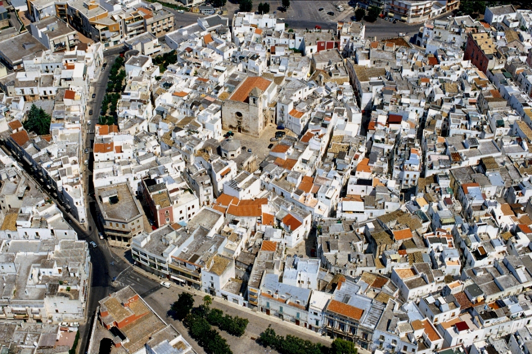 Castellana Grotte: centro e architettura