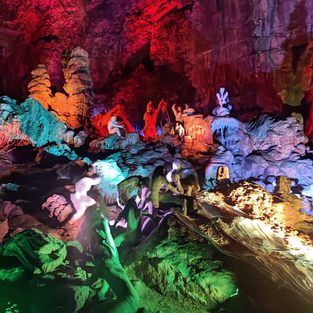 Foto da una rappresentazione di Hell in the Cave